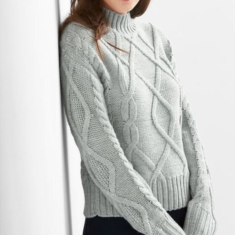 Gap Gray Mockneck Sweater, size XS